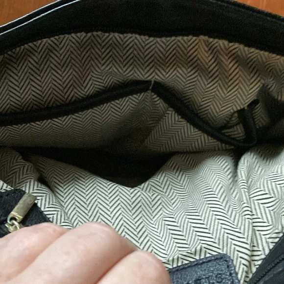 STEVE MADDEN leather black bag, fringe. Adjustable and removable shoulder strap. - Picture 7 of 15